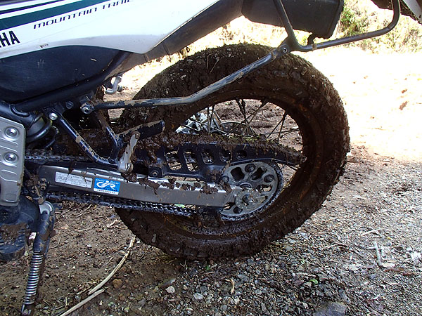 泥だらけのリヤタイヤ